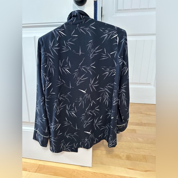 RW&CO Blazer - Picture 2 of 2